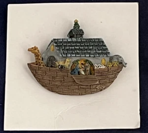 De colección ~ Club de Coleccionistas ~ ARCA de Navidad ~ Pin ~ Broche de Pipka Prizm ~ Nuevo - Imagen 1 de 8