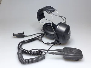 3M PELTOR HAEDSET MT7H79A W PUSH TO TALK PTT CONTROLLER  FL5018 PTT MOTOROLA - Picture 1 of 5