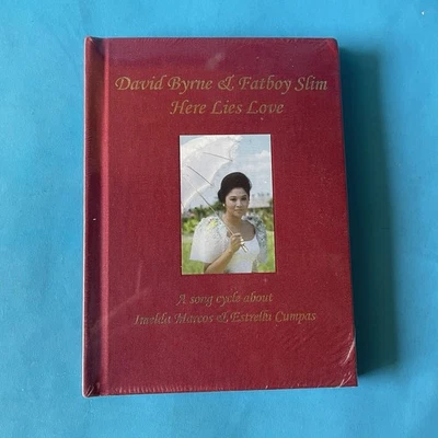 David Byrne & Fatboy Slim: Here Lies Love (DVD, 2 CD, Book) Brand New & Sealed Foto 1 de 3