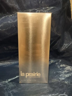 Lifting líquido La Prairie Skin Caviar - 50 ml / 1,7 oz | Suero antienvejecimiento de lujo Foto 1 de 2
