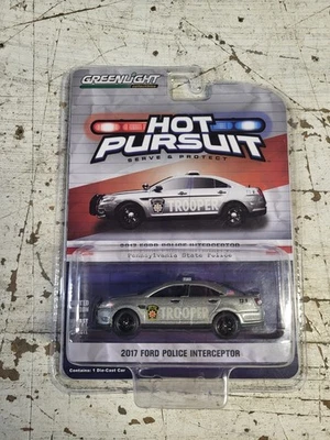 Greenlight Hot Pursuit 宾夕法尼亚州警察 2017 福特拦截器 — 第 1/3 张图片