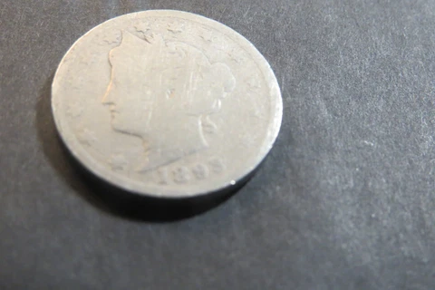 1908 Liberty V Nickel -Free Shipping - Actual Coin pictured - R2 Cover