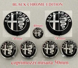 KIT LOGHI ALFA ROMEO MITO 147 156 GT STEMMA FREGIO BLACK NERO CROMATO - Foto 1 di 5