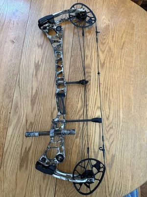 Лук Mathews Halon 32–7 дюймов скоба, 70 фунтов, длина натяжения 29,5 дюйма - Изображение 1 из 4