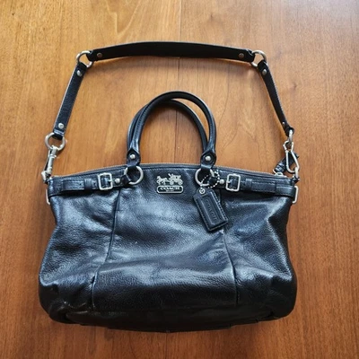 Сумка Coach Madison Sophia кожаная двусторонняя F18609 черная фиолетовая атласная внутренняя - Изображение 1 из 4