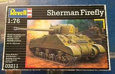 Revell Military 1/76 British Sherman Firefly Tank WW2 Box Set Open But Complete  — 第 1/4 张图片