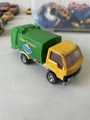 MAJORETTE 1/35 Toyota Camion immondizia Clean Company - Immagine 1 di 4