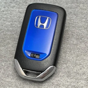Honda genuine smart key (72147-T5C-J01) Hybrid Vezel Fit Shuttle JDM Used Good - Picture 1 of 4