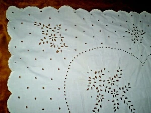 Rare Vintage Hand-embroidered Tablecloth - Bild 1 von 4