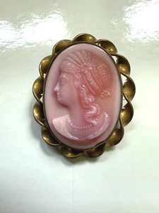 Antica spilla cammeo ovale tono oro rosa ritratto a rilievo - Foto 1 di 3