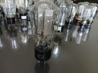 Tubo retificador RGN1064 placa de malha Telefunken TFK emissão total nº 62 tubos AZ1 - Imagem 1 de 4