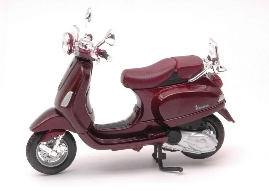 Vespa LXV 2013 Amarant Metallic 1:18 Model 16887G MAISTO - Immagine 1 di 1