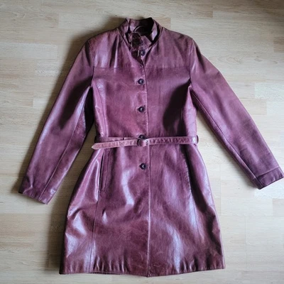 Gabardina vintage Wilsons Pelle Studio de cuero borgoña con cinturón para mujer talla M Foto 1 de 4
