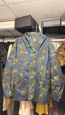 Chaqueta Nike ACG Gore-Tex TALLA XS CI0427-416 Estampado Negro Laboratorio GoreTex Verde Foto 1 de 4