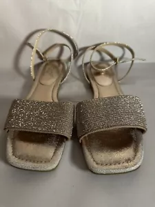 NUEVO EN CAJA Sandalias al tobillo Jewel Badgley Mischka doradas de noche para mujer talla 9,5 elegantes - Imagen 1 de 10