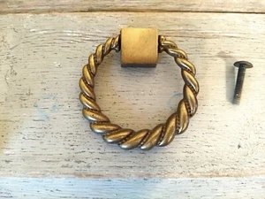 Anello ghirlanda goccia ottone massiccio vintage cauzione cassetto maniglia estraibile armadio ferramenta - Foto 1 di 9