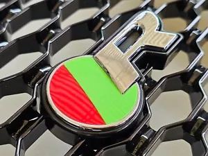Nuovo Originale R Badge Radiatore Griglia Originale Jaguar XF X260 XE 2016-2020 - Foto 1 di 22