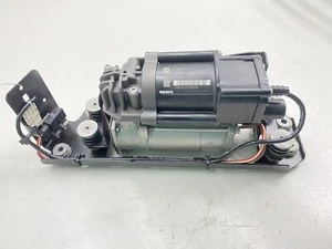 BMW F01 F02 750Li 2013-2017 suspensión neumática compresor de aire bomba montaje OEM - Imagen 1 de 8