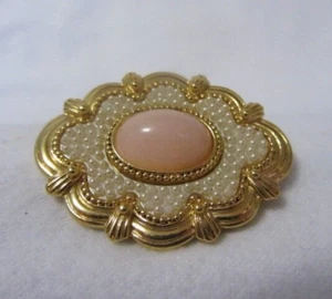 BROCHE DE COLECCIÓN JOYERÍA DE MODA PERLAS FALSAS CON PIEDRA ROSA OVALADO ORO NO MARCADO - Imagen 1 de 3