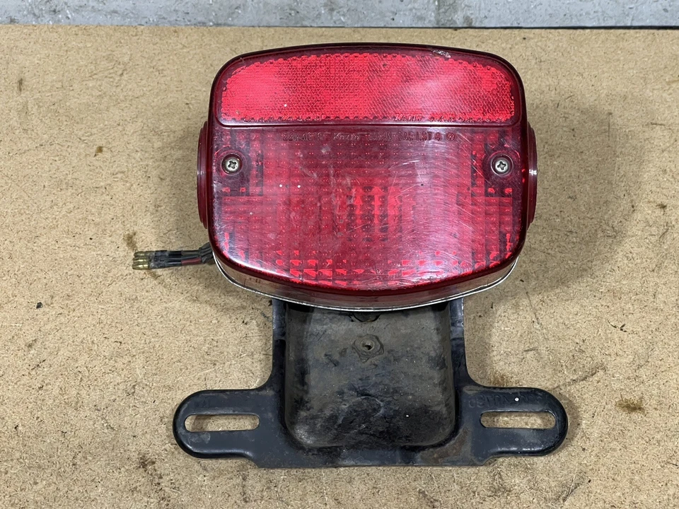 Luz trasera de policía y soporte de montaje Kawasaki KZ900 KZ1000 LTD Foto 1 de 4