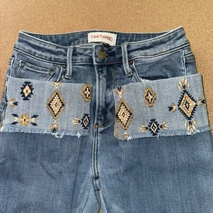 Driftwood Jeans Colette Embroiderd Cuffed Jean size 24 RN 110712 Aztec design - Picture 1 of 17