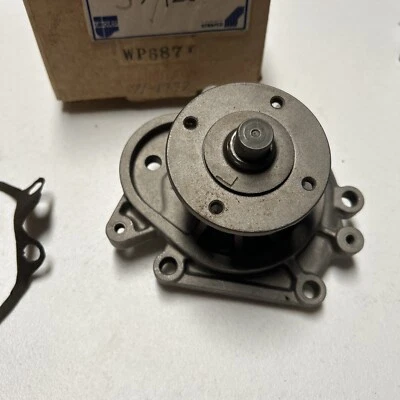 Bomba de agua nueva ajuste Toyota Crown Majesta sedán LS111 LS120 LS126 LS130 LS136 2,4 L Foto 1 de 4