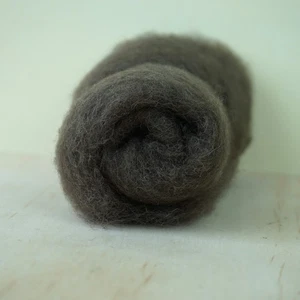 Carded Maori Wool Beaver 50g 27 microns for needle and wet felting DHG Wool Batt - Picture 1 of 6