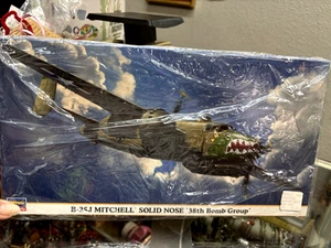 Hasegawa, B-25J Mitchell 'Solid Nose' 38th Bomb Group, Modell #00923, Maßstab 1:72 - Bild 1 von 10