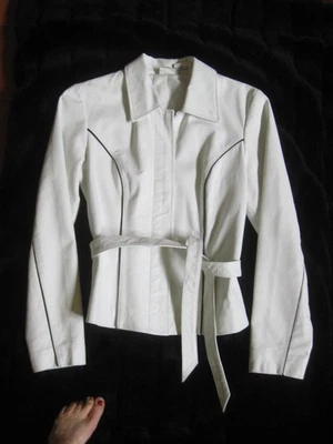 Hermosa Chaqueta Newport News Estilo Fácil Cinturón Cuero Blanco Cremallera Talla 6 Foto 1 de 4