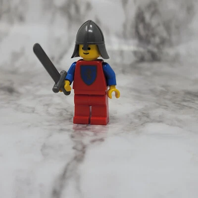 Lego Crusader Lion Minifigure Castle 6077 - Image 1 of 2