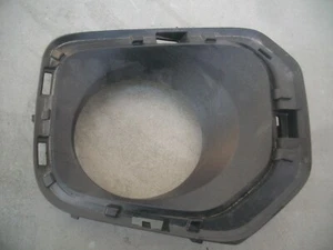 TOYOTA TACOMA BEZEL 16 17 18 19 20 FOG LIGHT COVER BEZEL TRIM RH OEM - Picture 1 of 3