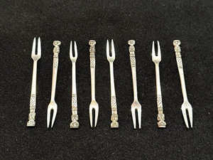 RARE ANTIQUE 900 Mexican Silver Olive Picks/Cocktail Forks Set 8 Figural/Mayan? - Bild 1 von 5
