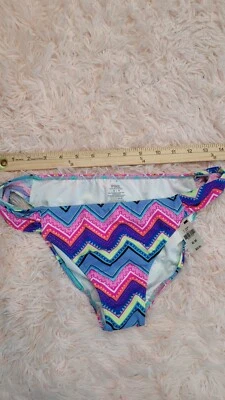 全新带标签 Victoria's Secret 女式多色涤纶人字形内裤,尺寸 M — 第 1/4 张图片