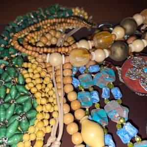 Halskette Konvolut Lot (16) Zelluloid Holz Acryl Ton geflochten Handarbeit - Bild 1 von 11