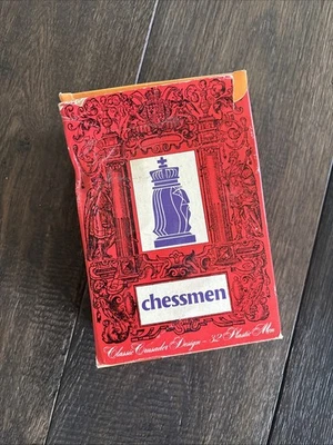 Chessmen • Diseño Clásico Cruzado • Juego 4690 Hecho en Hong Kong Foto 1 de 4