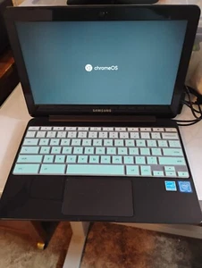 Samsung ChromeBook 3 11.6" (16 GB, Intel Celeron, 1.60 GHz, 4 GB) Laptop - Black - Picture 1 of 4
