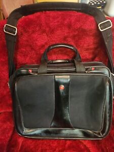 Victorinox Swiss Army Black Nylon Travel Weekend Bag Luggage - 17.5”