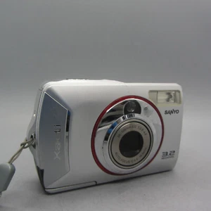 Sanyo Xacti VPC-S1 3.2MP Compact Digital Camera Silver Tested *Read* - Picture 1 of 10