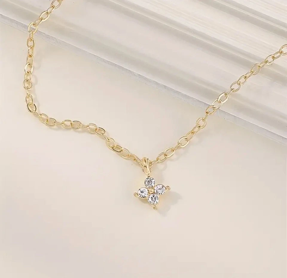 Goldenen Halskette mit Strassblume als Anhänger  - Bild 1 von 4