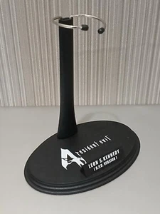 1/6 Scale Hot Toys VGM02 Resident Evil 4 Leon S. Kennedy R.P.D stand base - Picture 1 of 1
