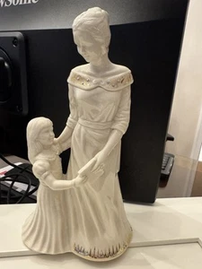 Lenox Mother & Daughter Figurine "Read me a story" Porcelain - Picture 1 of 3