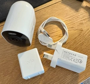 ARLO Ultra VMC5040 4K Ultra HD WiFi Security Camera+Batt+Charge Cable+USB Power - Picture 1 of 8