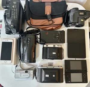 Bundle of electronics: iPhone 7 32Gb, Tablet, Vintage Cameras,Canon+more, Spears - Picture 1 of 3