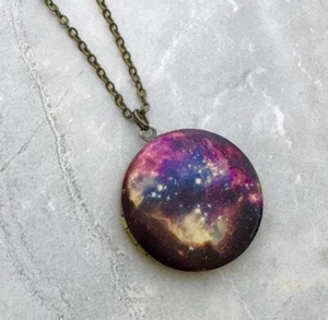 Space Locket Antique Brass Necklace photo Keepsake Best For Christmas Gift (170) - Picture 1 of 8