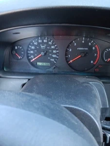 ✅ 2001 Nissan Frontier Speedometer instrument cluster gauges OEM - Picture 1 of 4