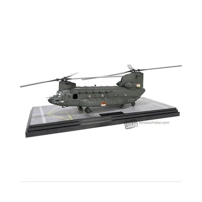 Forces of Valor 1:72 Chinook CH-47SD Singapore AF 127 Sqn HMS Echo medical sup. - Image 1 of 4