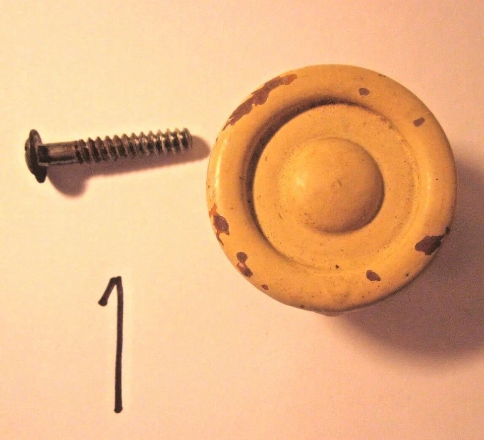 Colonial Pull Knob Shabby Wood 1-3/4" Cabinet Dresser Door Drawer Salvage 1 Vtg - Изображение 1 из 4