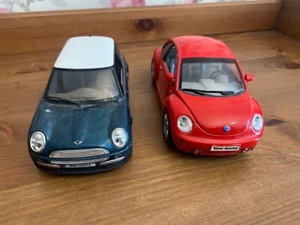 WELLY MINI COOPER & VOLKSWAGEN NEW BEETLE  1/24 SCALE DIECAST MODEL CARS - Picture 1 of 13
