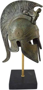 Casco mediano corintio bronce puro con esfinge sobre base de mármol soldados espartanos - Imagen 1 de 5