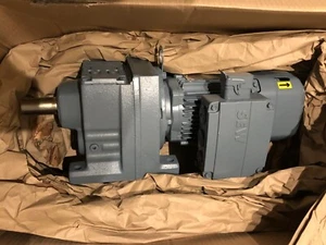 Motorreductor SEW Eurodrive R47DRS71M4BE1HR R47DRS71M4BE1HR/AND8 - Imagen 1 de 3